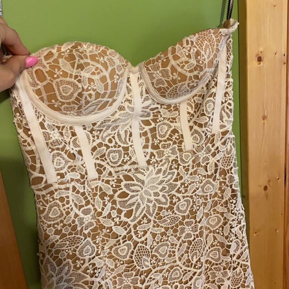 Miss Circle white floral strapless gown - Picture 2 of 7